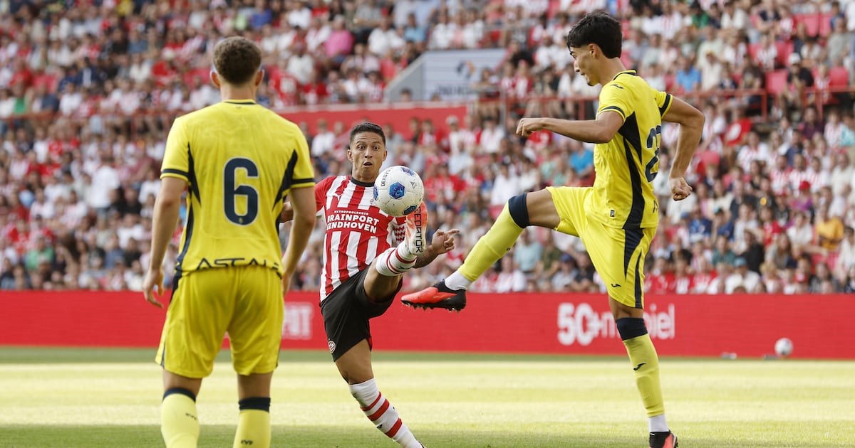 LIVE | Geklungel over en weer, PSV geeft de goals als zoete broodjes weg en kent pijnlijke avond tegen Villarreal