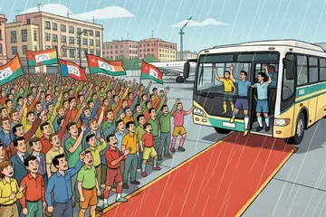 Duizenden fans trotseren kou en regen voor terugkeer van Argentijnse ploeg in Buenos Aires, Messi ontbreekt
